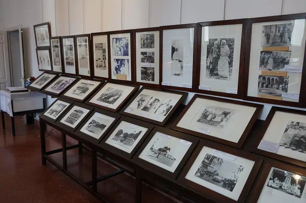 Galerie photo dans l'ancienne synagogue devenue la Fondation Lorin à Tanger.