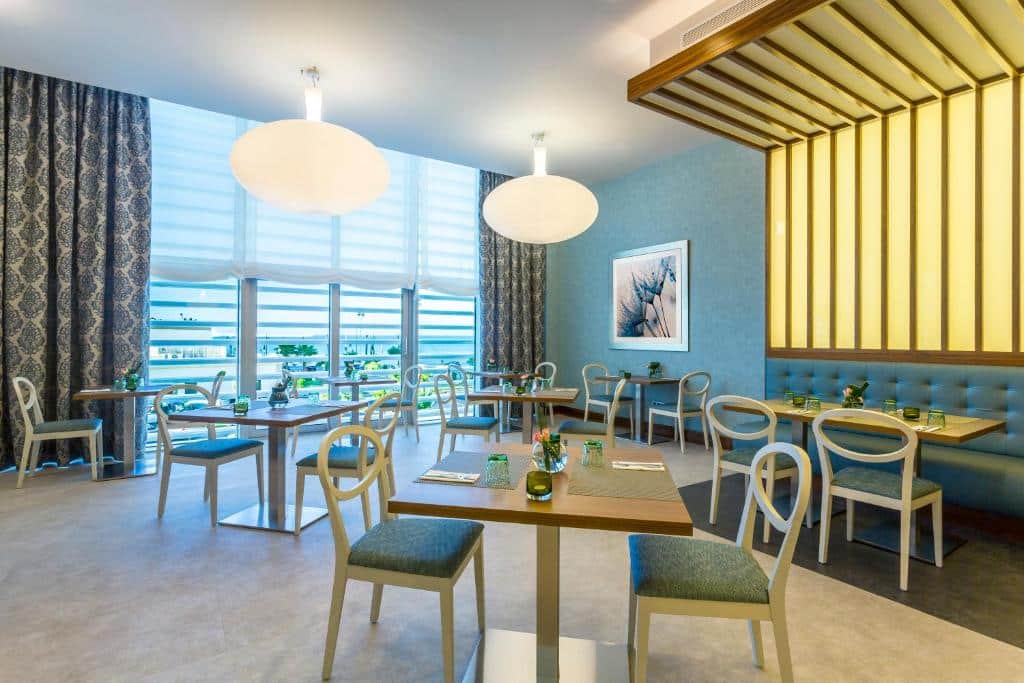 Dans l'Hotel Hilton Garden Inn Tanger City Center.