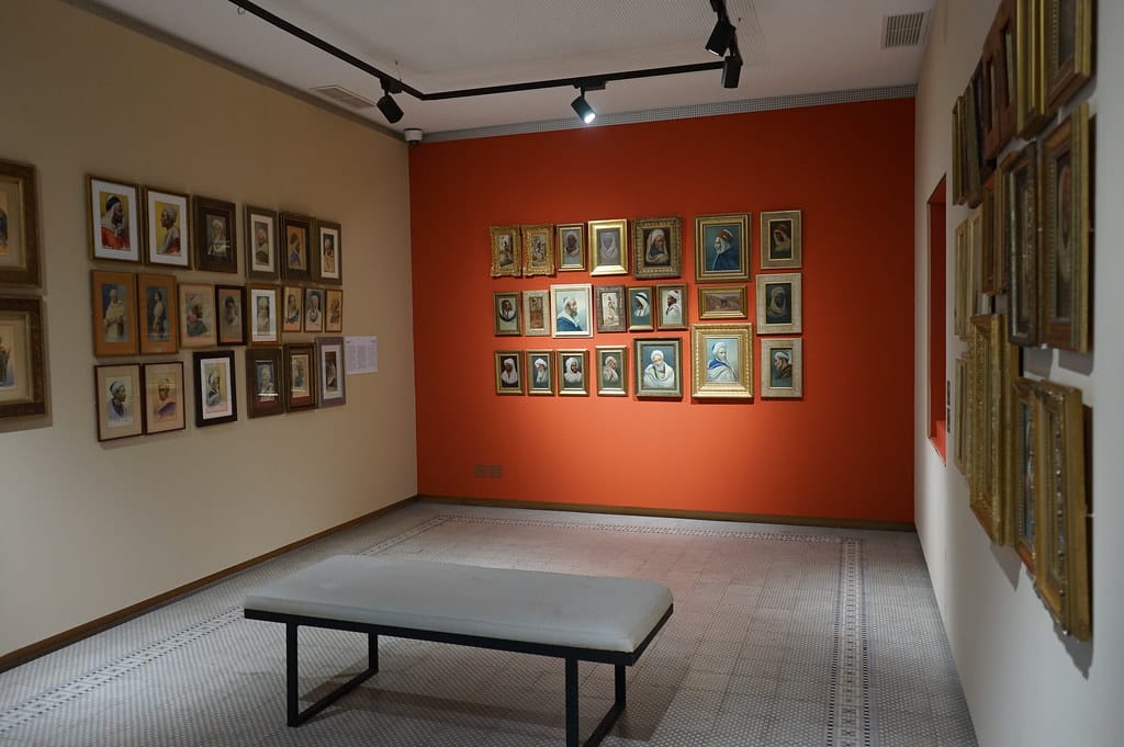 Galeries de portraits de Diego Marin Lopez dans le Musée Dar Niaba à Tanger.