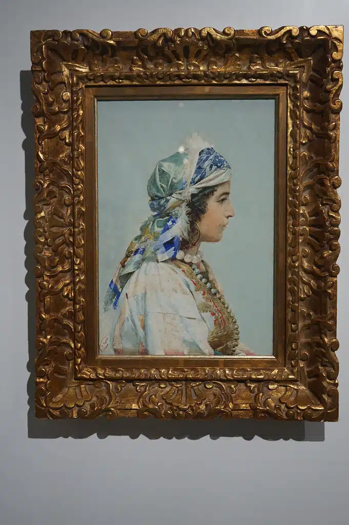 Portrait d'une femme par le peintre espagnol Tapiro au musée de la Villa Harris à Tanger.