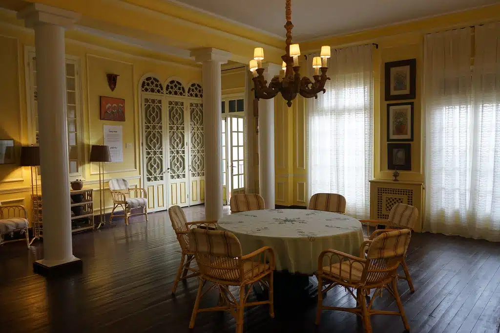 Salle à manger de la Légation américaine à Tanger.