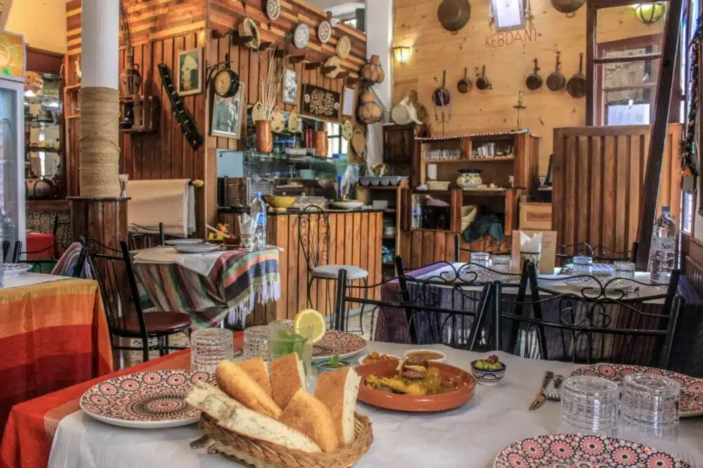 Restaurant Kebdani dans la medina de Tanger.