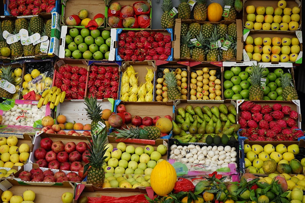 Vendeur de fruits à Tanger.