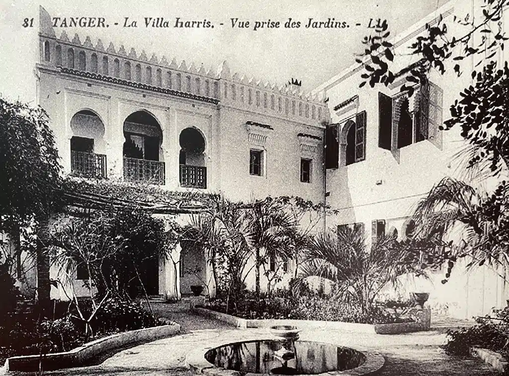 Carte postale de la Villa Harris à Tanger. Vue prise des jardins.