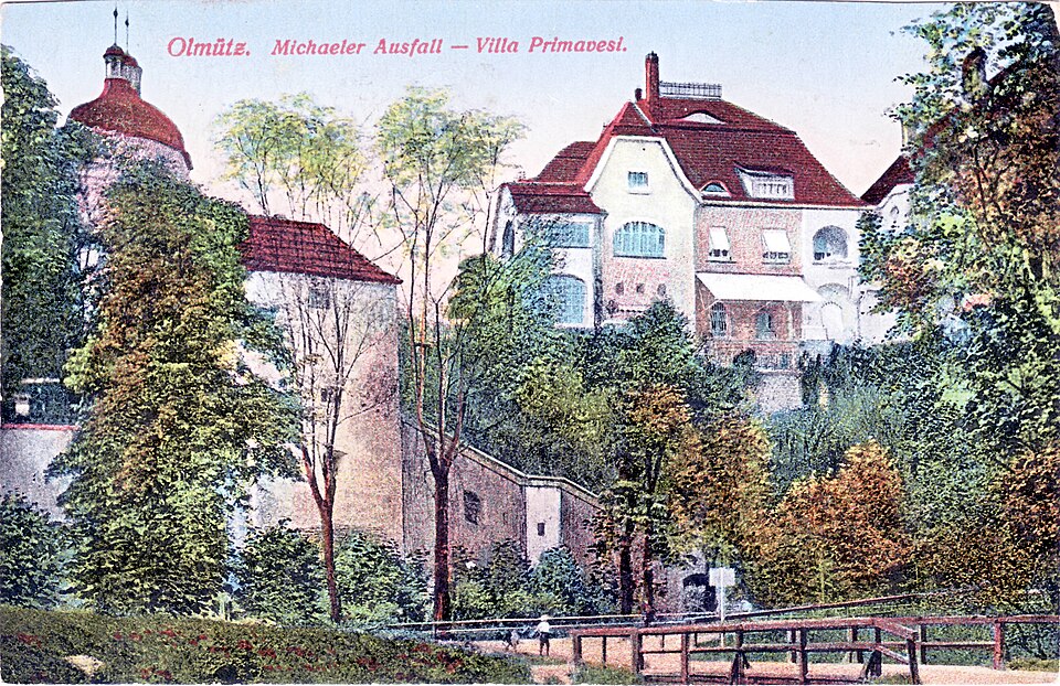 Carte postale de la Villa Primavesi au dessus du jardin botanique.