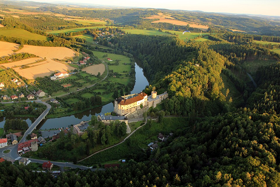 Vue aérienne du Château Cesky Sternberk près d'Olomouc - Photo de Zdenek Fiedler - Licence ccbysa 3.0