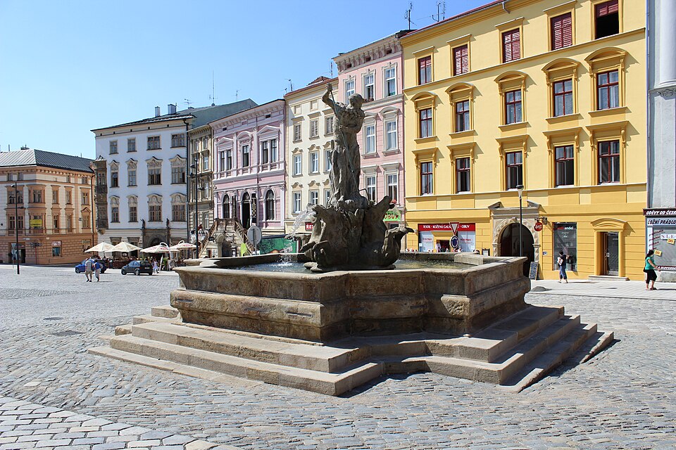Fontaine Neptune sur la place basse de la vieille ville d'Olomouc - Photo de Jan Polak - Licence ccbysa 3.0