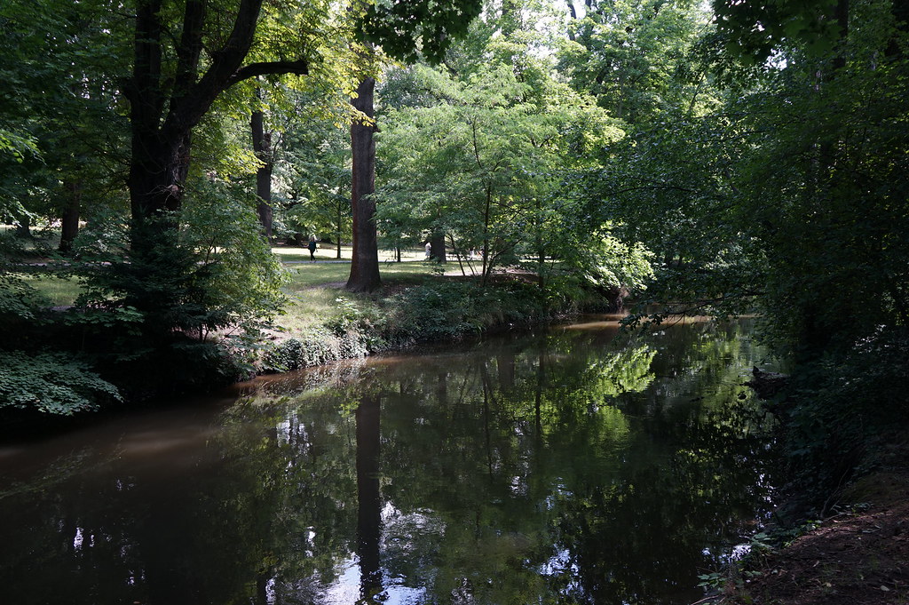 Ruisseau du Mlynsky Potok le long du jardin botanique d'Olomouc.