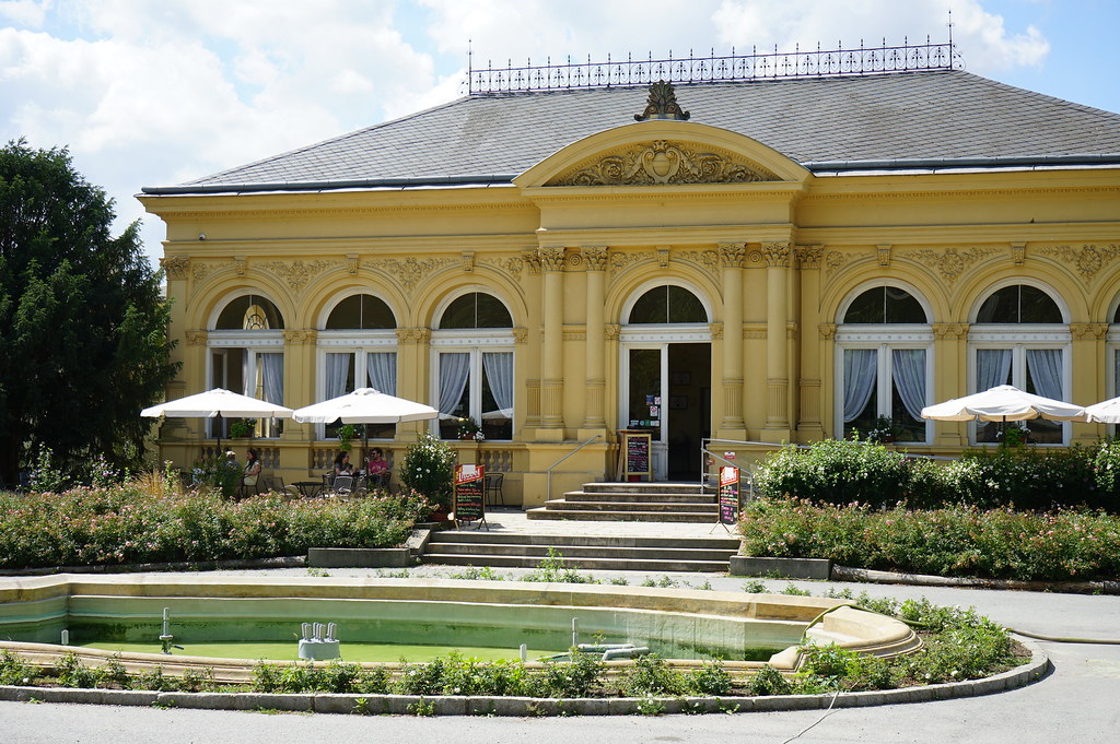 Café du Jardin Smetanovy sad à proximité des serres botaniques d'Olomouc.