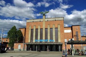 Comment venir et circuler à Olomouc : Train, bus et transport en commun