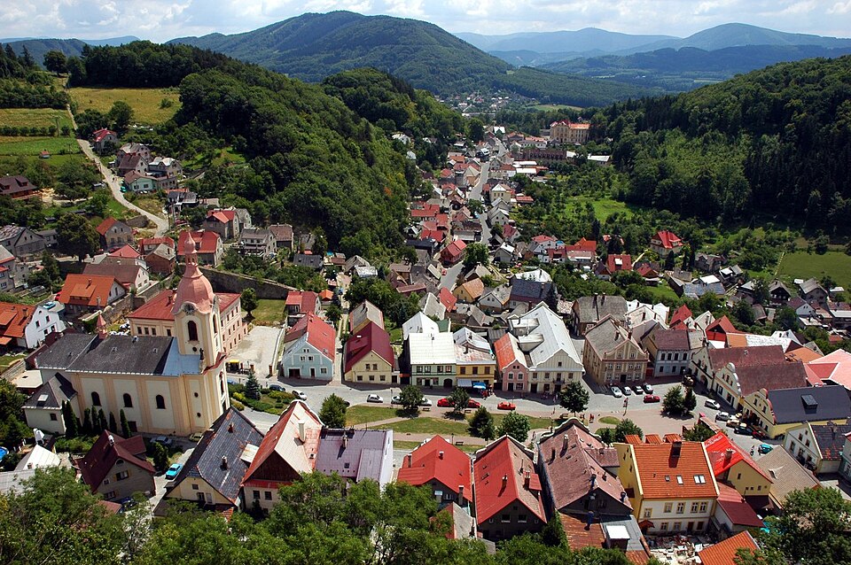 Vue sur le village de Stramberk - Photo de Mikko Virtaperko - Licence ccbysa 3.0, 2.5, 2.0, 1.0