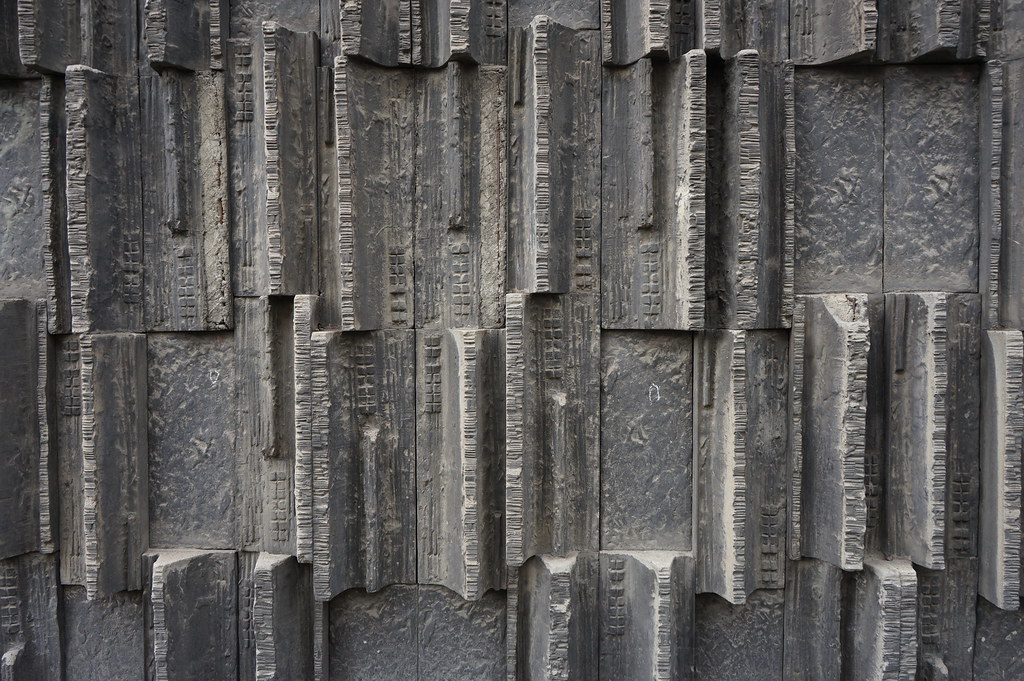 Texture d'un immeuble moderniste d'Ostrava.