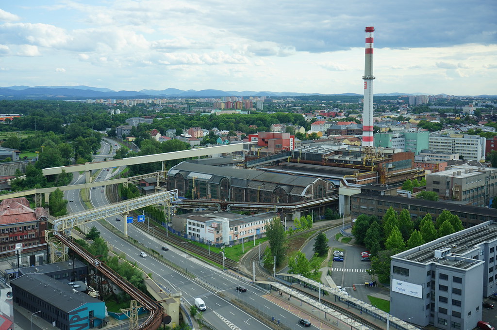 Vue sur le quartier industriel d'Ostrava depuis la Tour Bolt à Ostrava.