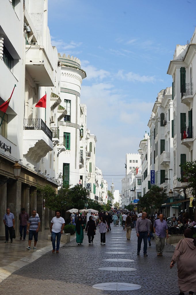 Avenue Mohamed V dans le quartier occidental de Tétouan.