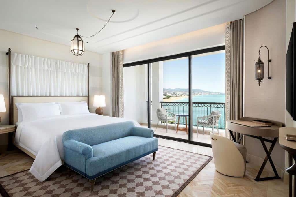 Chambre de l'hotel The St Regis La Bahia Blanca près de Tétouan.