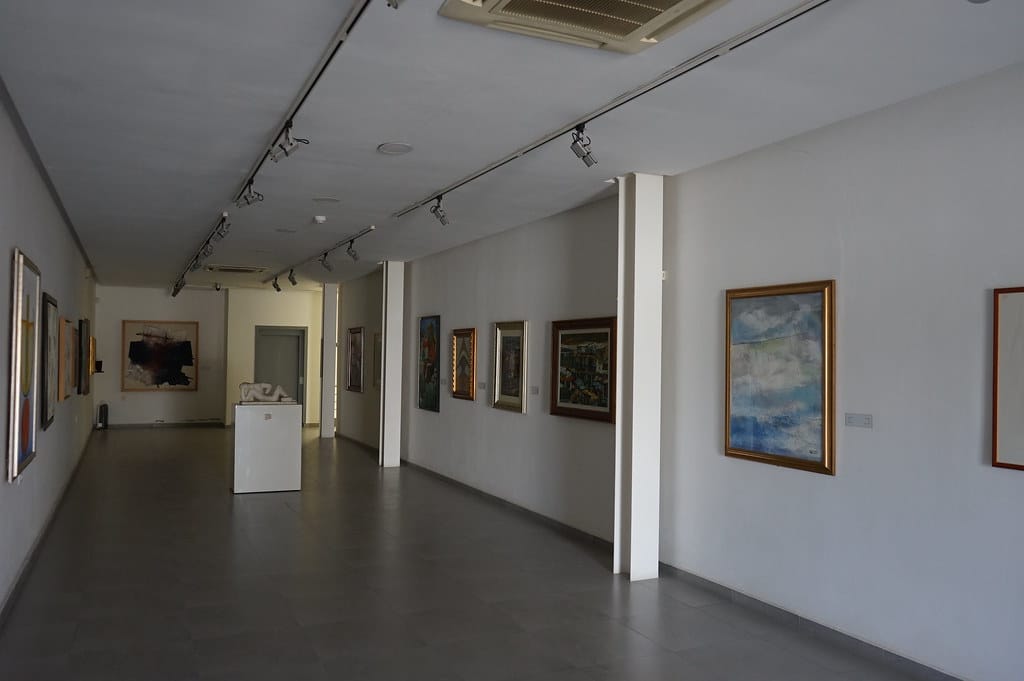 Salle d'expo du Musée d'art moderne de Tétouan.