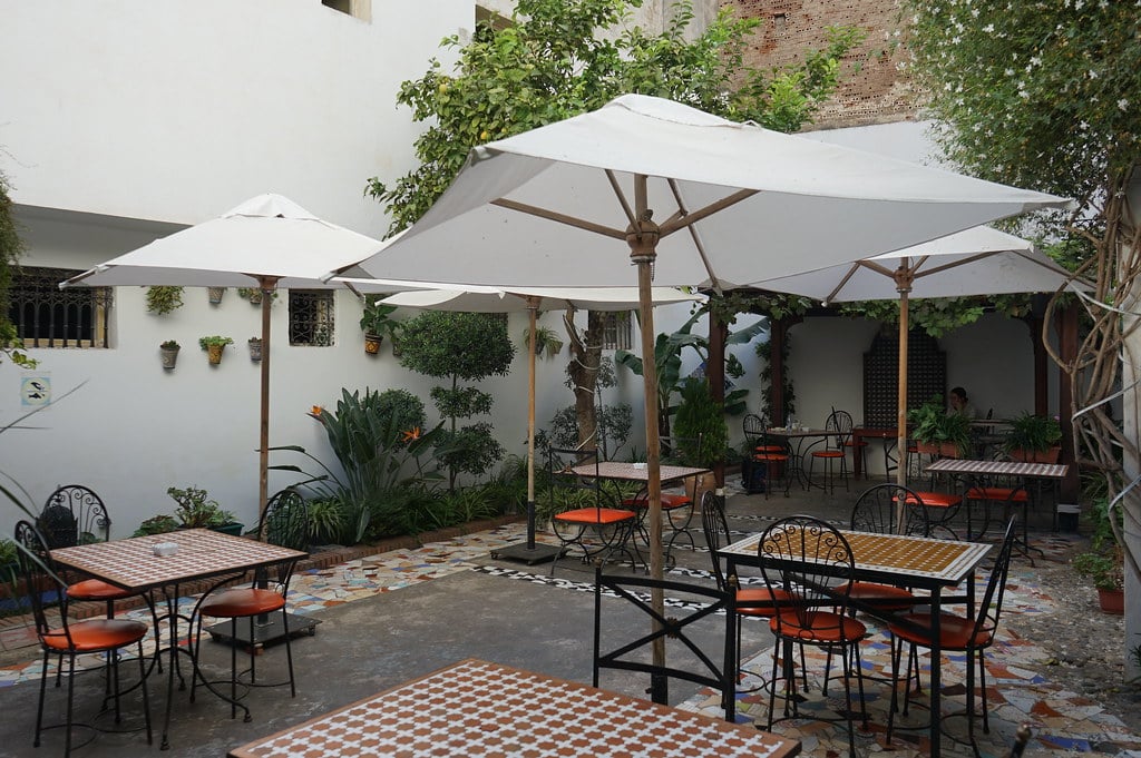 Riad Blanc à Tétouan, hotel, café et restaurant.