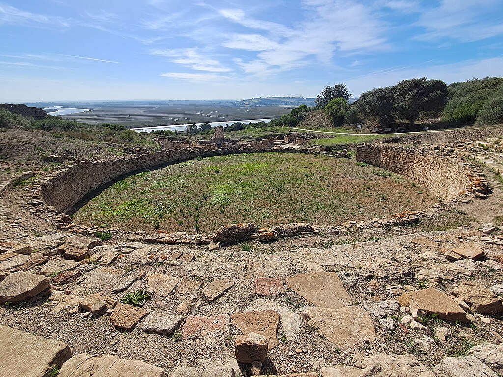 Théâtre romain de Lixus  près de Larache. Photo d'Ideophagous - Licence ccbysa 4.0 