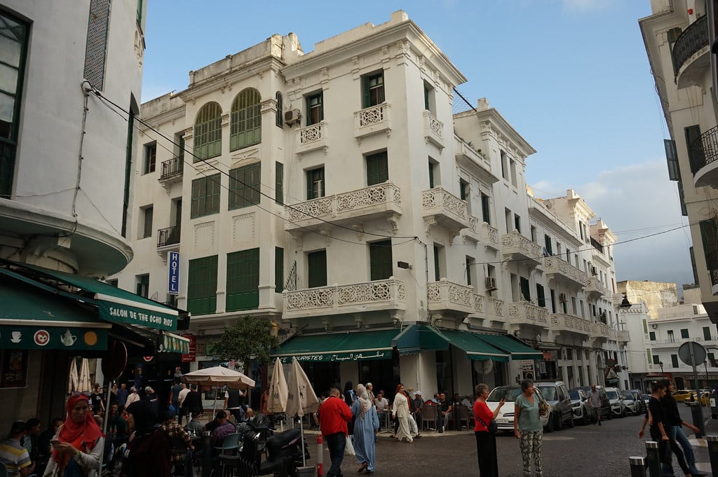 Immeuble sur l'avenue Mohamed V à Tétouan, attribué à l'architecte Carlos Ovilo (?).