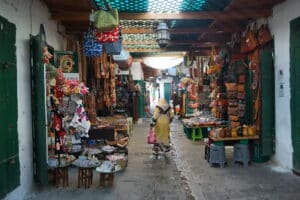 Souks de Tétouan : cœur vivant de la médina andalouse