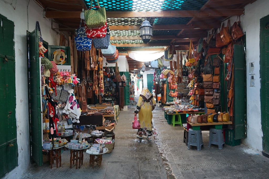 Lire la suite à propos de l’article Souks de Tétouan : cœur vivant de la médina andalouse