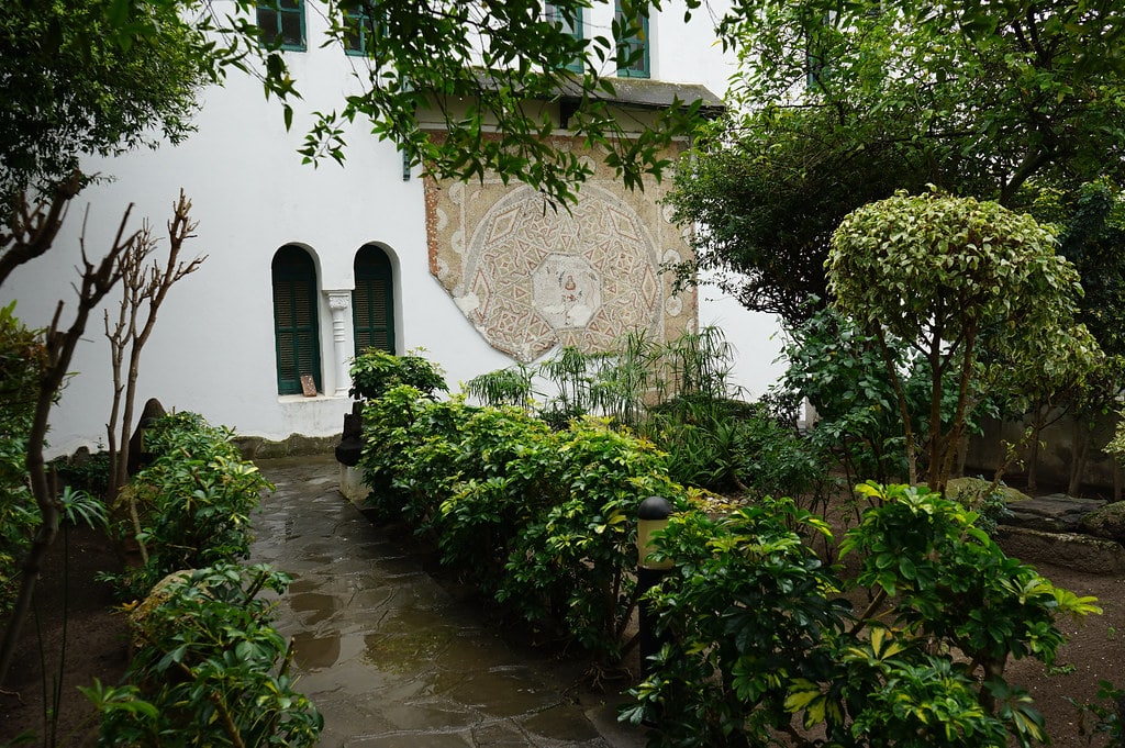 Dans le jardin du Musée d'archéologie de Tétouan.