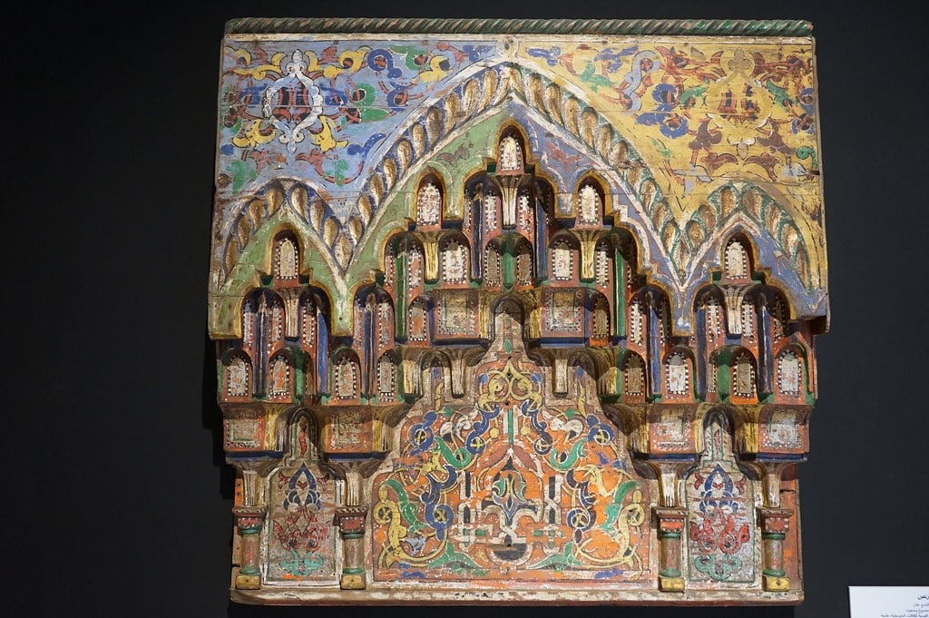 Panneau al Moqarnass du 19e dans le Musée ethnographique Bab Okla à Tétouan.