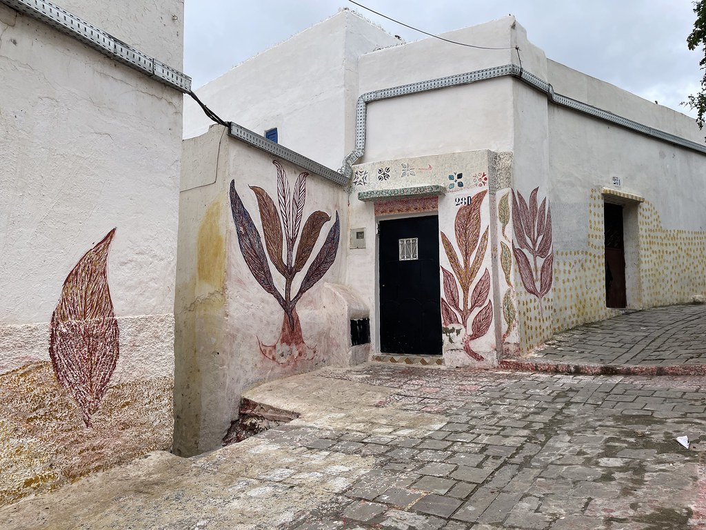 Street art sur les hauteurs de la médina de Tétouan près de la Casbah.