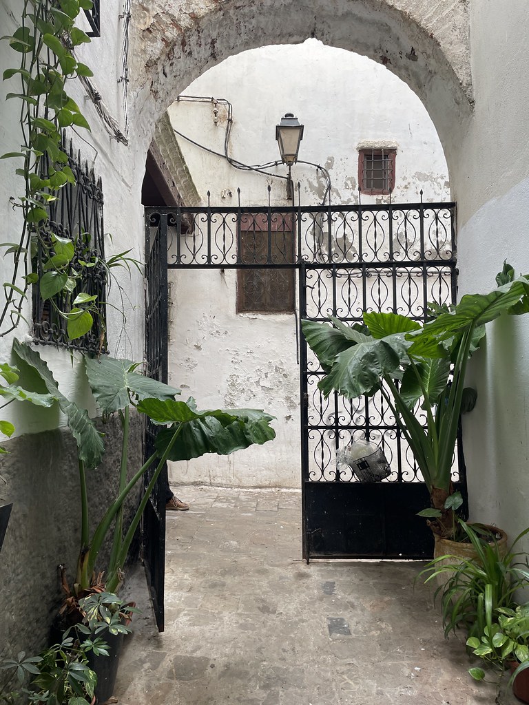 Entrée d'un palais dans la médina de Tétouan.