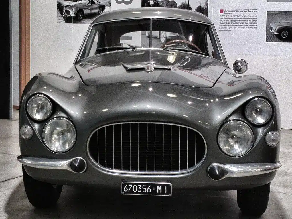 Fiat 8V vetroresina Centro Storico Fiat - Musée Fiat à Turin