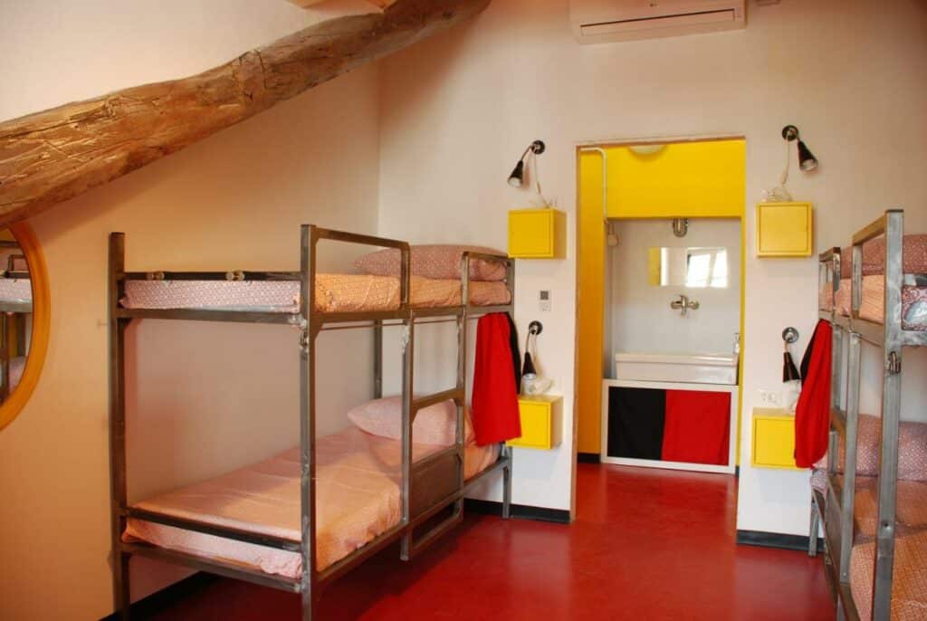 Dortoir de l'auberge de jeunesse Attic Hostel Torino.