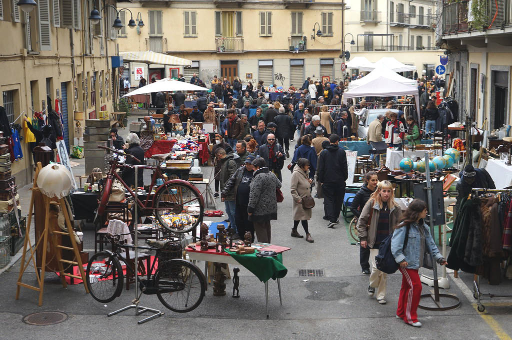 Sur le marché aux puces de Turin.