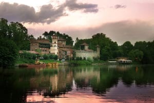 Quartier de San Salvario à Turin : Vie nocturne et beau parc [Sud]