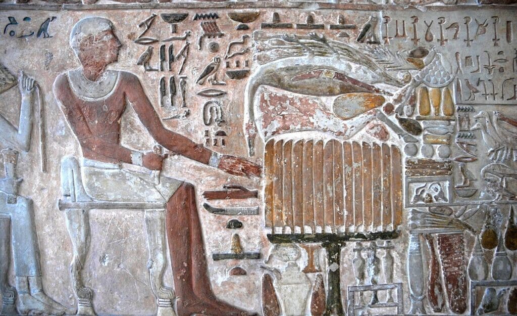 Détails de la stèle de Meru, montrant les offrandes faites au mort Règne de Mentuhotep II, (2000 av. J.C.) - Musée Egyptien de Turin - Photo de Jean Pierre Dalbéra