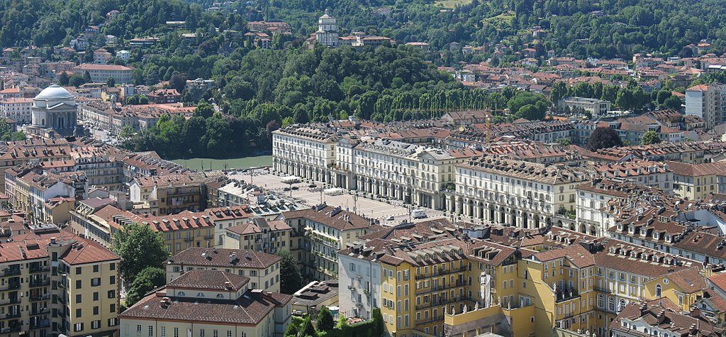 Vue sur la Piazza Veneto dans le centre historique de Turin. Photo de Klaus Foehl