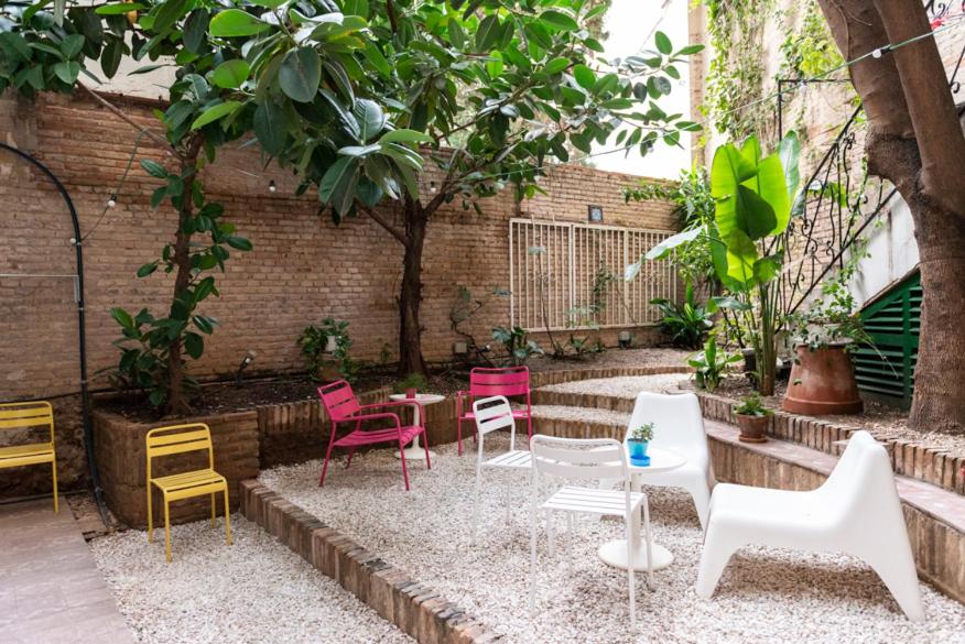 Jardin du ABCyou B&B, hébergement simple, agréable et pas cher à Valence.
