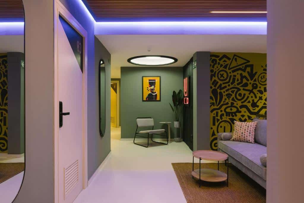 A l'intérieur de l'auberge de jeunesse U-nit Hostel Central Park à Valence (Espagne).