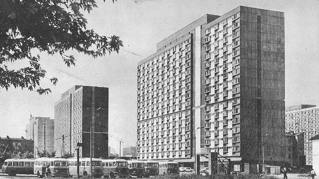 Architecture moderniste à Varsovie : Cité Za Żelazną Bramą dans le quartier de Wola dans les années 1970.
