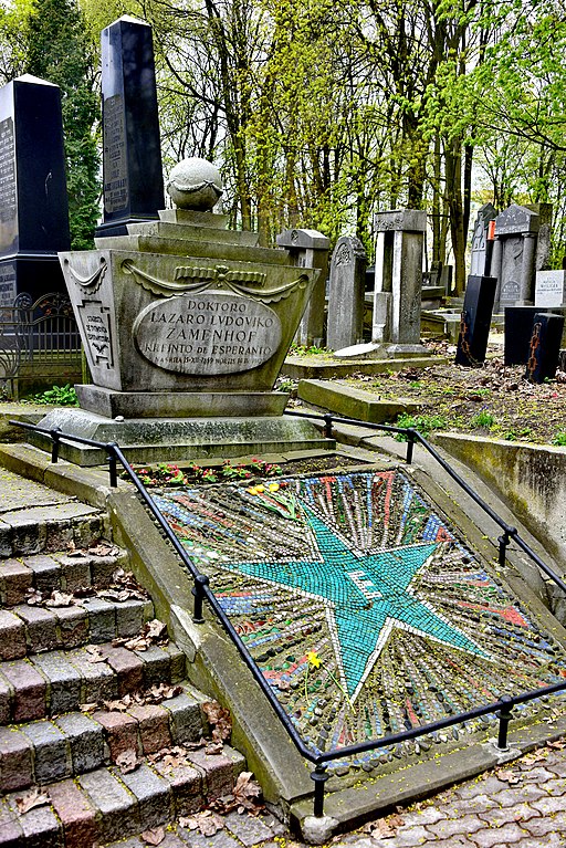 Tombe de Ludwik Zamenhof au cimetière juif de Varsovie. Photo d'Adrian Grycuk