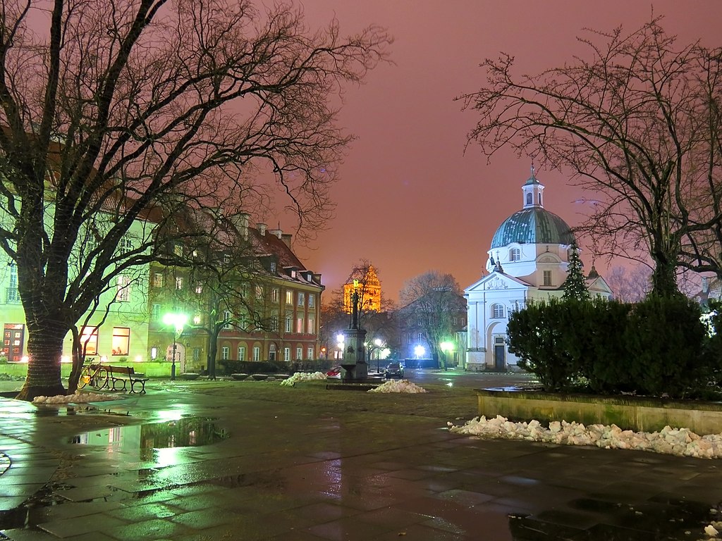 Eglise św.Kazimierza sur le Rynek de la Nouvelle Ville de Varsovie - Photo d'Аимаина хикари