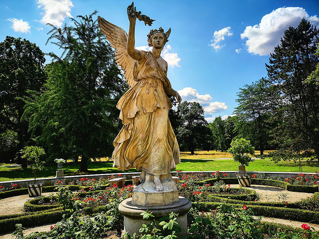 Sculpture dans le parc de Wilanow à Varsovie. Photo de Chichebombon