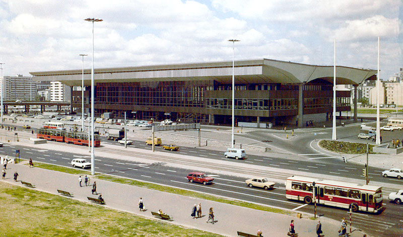 Architecture moderniste de Varsovie : La Gare Centrale.