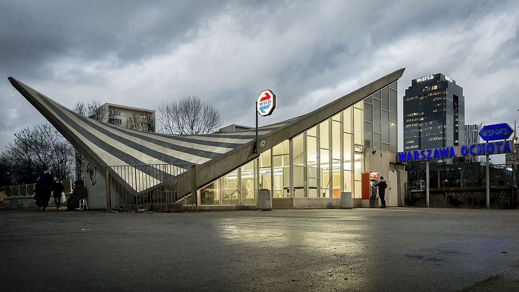 Architecture moderniste de Varsovie : Gare PKP Ochota. Photo de Radek Kolakowski