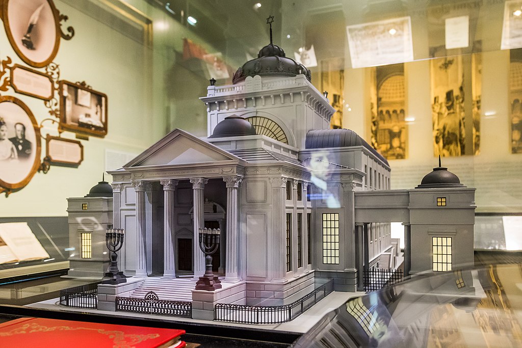 Maquette de la Grande Synagogue de Varsovie dans le Musée des Juifs de Pologne à Varsovie - Photo de Pko