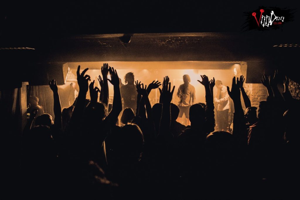 Sortir à Varsovie : Concert dans le club Voodoo.