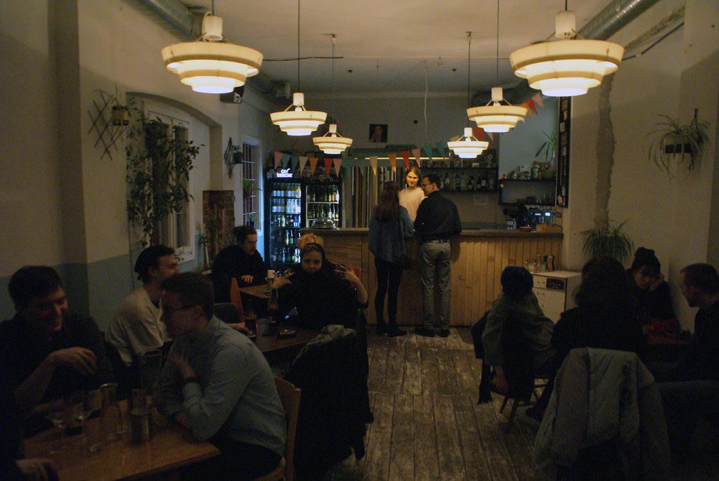 Mdlosza siostra à Varsovie côté bar.