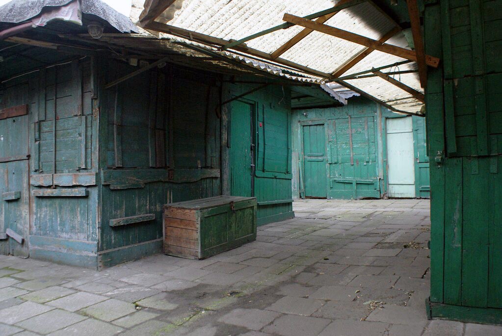 Marché Rozycki en 2020 dans le quartier de Praga à Varsovie.