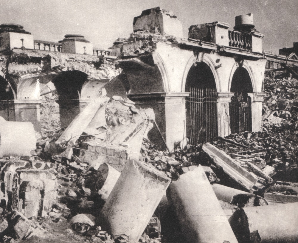 Palais Saski ou de Saxe détruit ) Varsovie en 1945 - Photo de Jan Bułhak