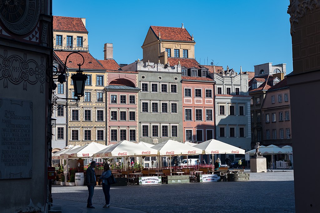 Lire la suite à propos de l’article Place colorée de Varsovie : Rynek, l&rsquo;ancien marché [Vieille ville]