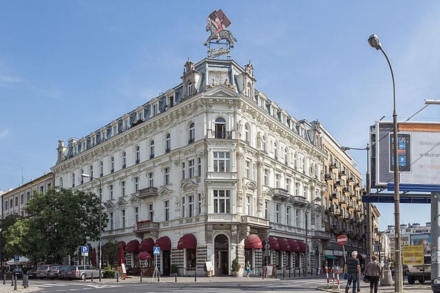 La chocolaterie Wedel à Varsovie avec son célèbre neon représentant un zèbre.
